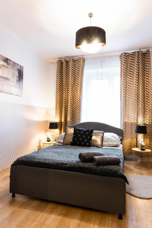 Clicktheflat Royal Route Warecka Apart Rooms 华沙 外观 照片